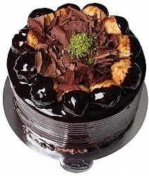 4 ile 6 kişilik Profiterollü Yaş pasta Adana pasta